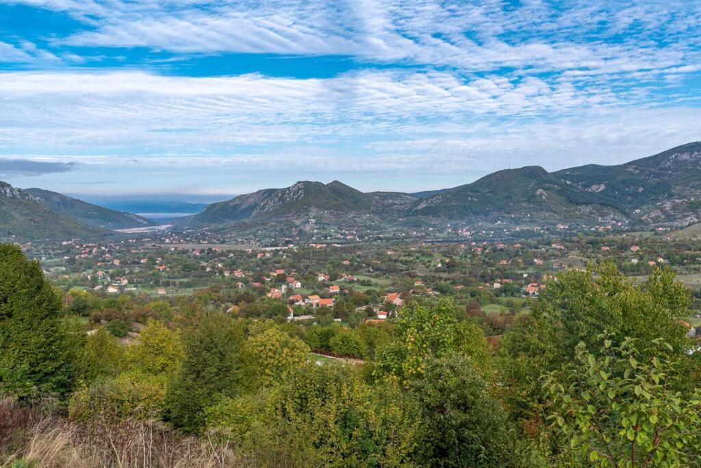Вилла Grandma'S Hut Никшич Экстерьер фото