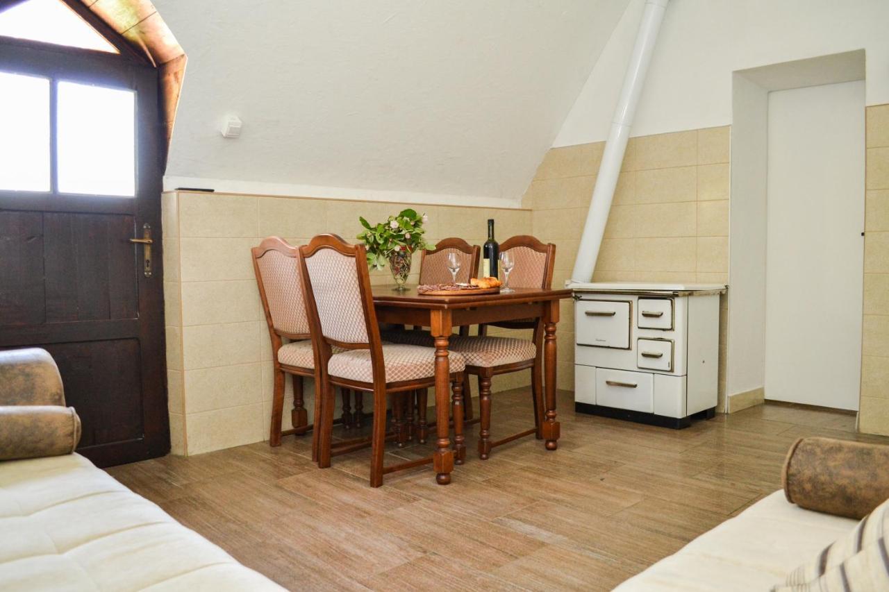 Вилла Grandma'S Hut Никшич Экстерьер фото
